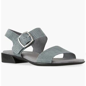 Munro Cleo Light Blue Sandal Size 7.5M New
